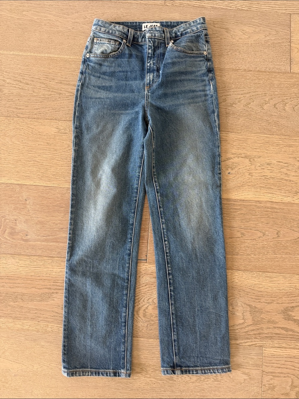 Le Jean Mid-Rise Straight Jeans in Washed Blue